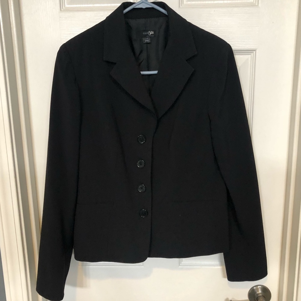 Woman’s black blazer